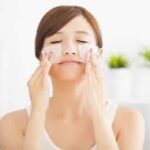  5 Mẹo chăm sóc da mụn đầu đen cho da dầu vào mùa hè